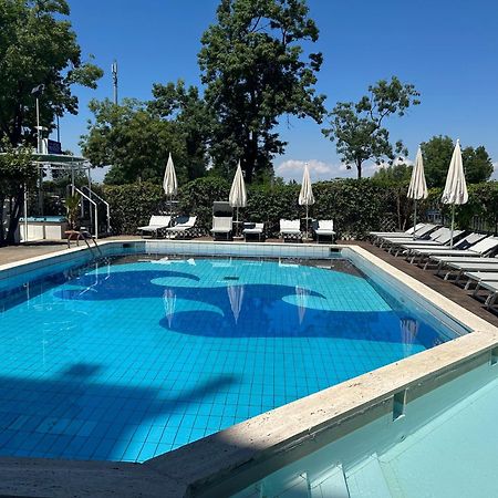 Hotel President Лидо ди Йезоло Екстериор снимка